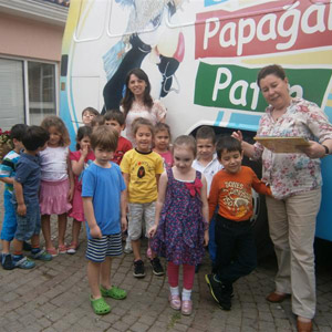 Pafin Gezici Kütüphanesi Okul Bahçemizdeydi